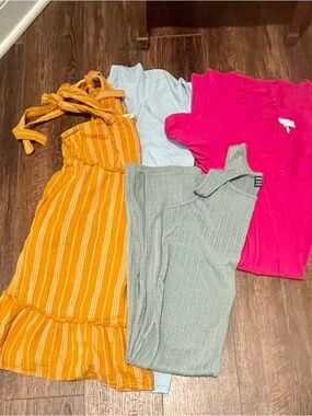 Summer Maternity Dresses (S/M)